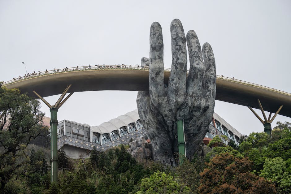 Stunning view of the famous Golden Bridge at Đà Nẵng, an iconic tourist attraction in Vietnam.
